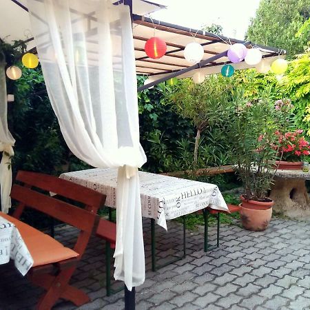 Burg Apartman Gyula Bagian luar foto