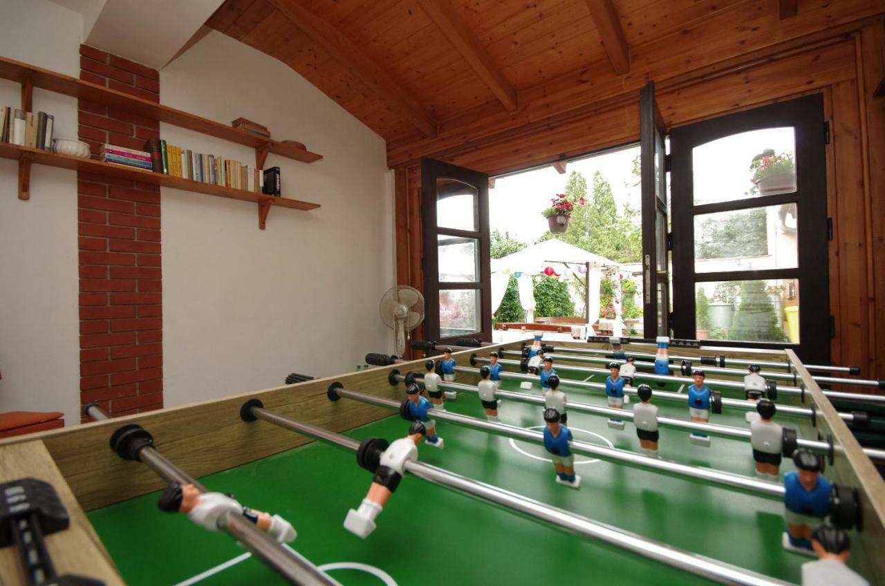 Burg Apartman Gyula Bagian luar foto